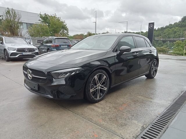 Negro Nuevo 2024 Mercedes A180 | 33.100 € (Buen precio) - Imagen 1/4