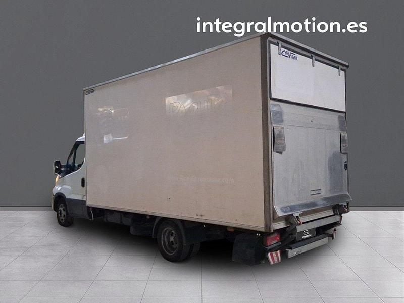 Usado Iveco Daily 150 CV (110 kW) 2021 Blanco Van