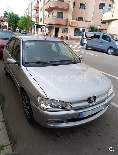 Usado Peugeot 306 90 CV (66 kW) 2000 Gris / plata Berlina
