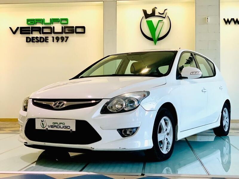 Blanco Usado 2011 Hyundai i30 Comfort | 7000 € (Precio justo) - Imagen 1/4