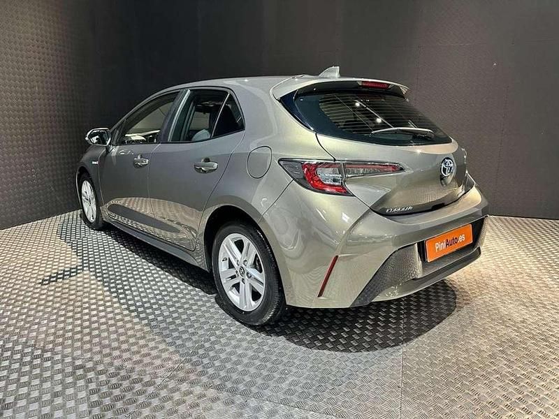 Usado Toyota Corolla Business Edition 121 CV (88 kW) 2021 Gris Utilitario