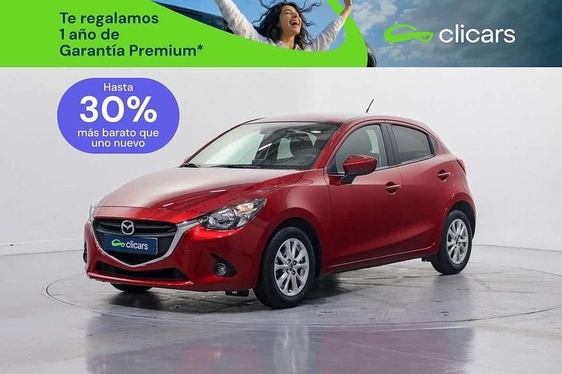 Usado Mazda 2 75 CV (55 kW) 2017 Rojo Utilitario