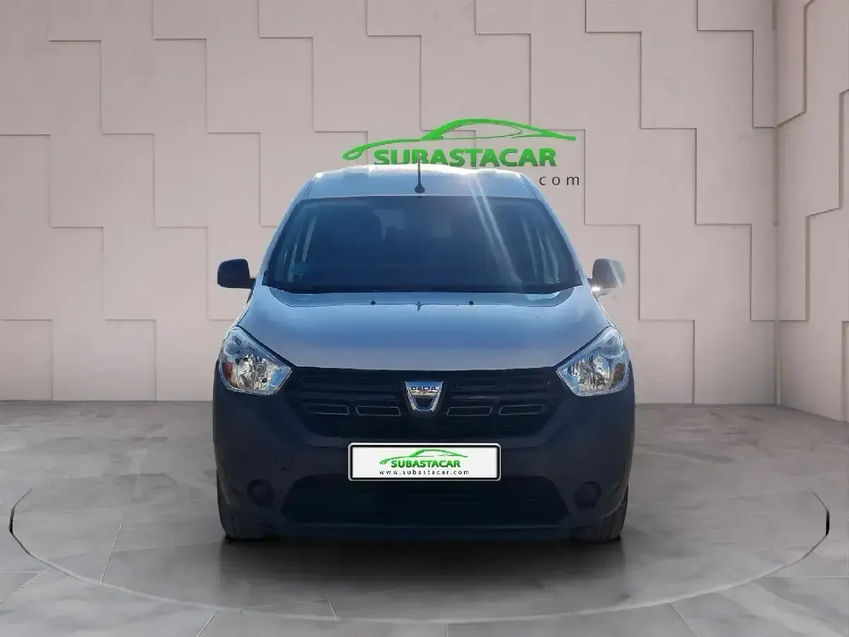 Usado Dacia Dokker Essentiel 110 CV (80 kW) 2021 Blanco Monovolumen