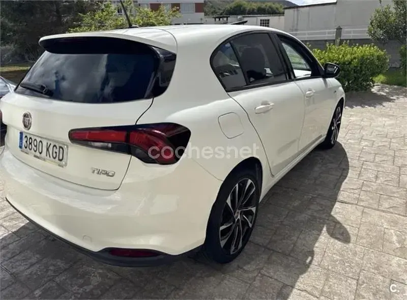 Usado Fiat Tipo 120 CV (88 kW) 2017 Blanco Berlina