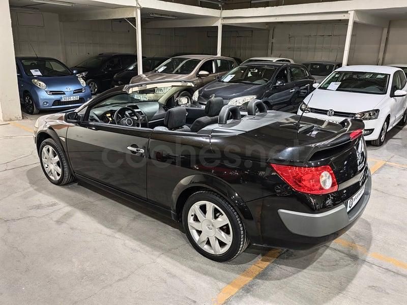 Usado Renault Mégane Cabriolet Dynamique 110 CV (80 kW) 2007 Negro Descapotable