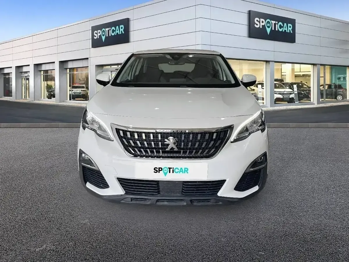 Usado Peugeot 3008 Active 130 CV (95 kW) 2019 Blanco SUV
