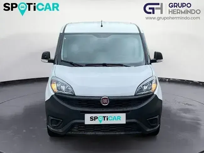 Usado Fiat Doblò 120 CV (88 kW) 2021 Blanco Monovolumen