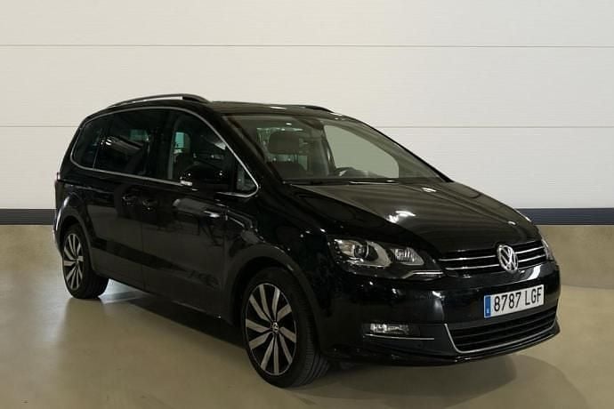 Usado VW Sharan Sportline 177 CV (130 kW) 2020 Gris Monovolumen