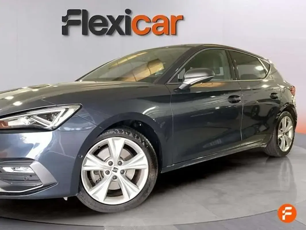 Usado Seat Leon ST FR 150 CV (110 kW) 2020 Azul Familiar