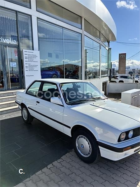 Usado BMW 316 102 CV (75 kW) 1990 Blanco Berlina
