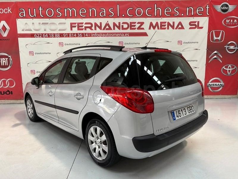 Usado Peugeot 207 75 CV (55 kW) 2008 Gris / plata Familiar