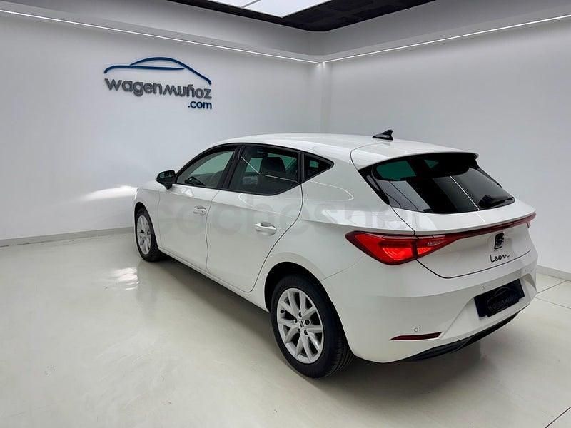 Usado Seat Leon Style 115 CV (84 kW) 2021 Blanco Berlina