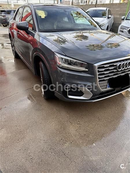 Usado Audi Q2 Sport 116 CV (85 kW) 2017 Gris / plata SUV