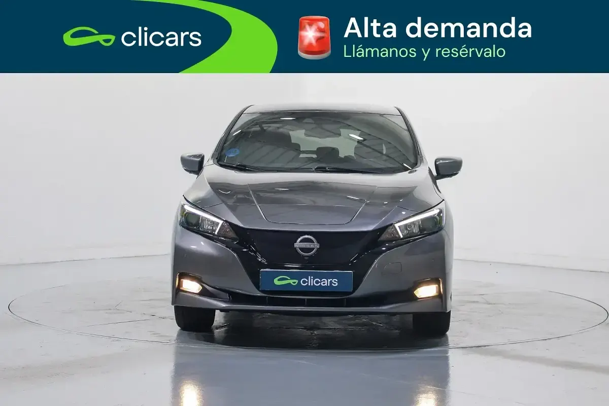Usado Nissan Leaf N-Connecta 110 kW (150 CV) 2024 Gris Utilitario