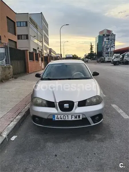 Usado Seat Ibiza Reference 80 CV (58 kW) 2007 Gris / plata Utilitario