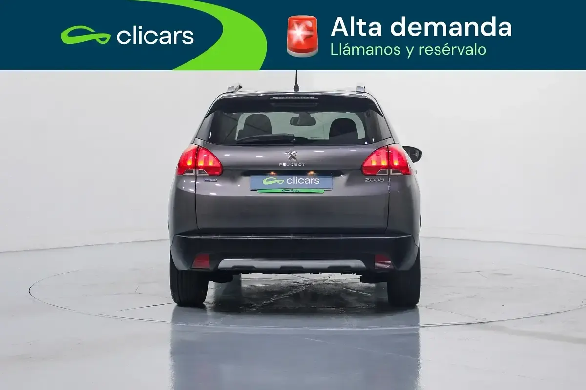 Usado Peugeot 2008 Allure 110 CV (80 kW) 2016 Gris SUV