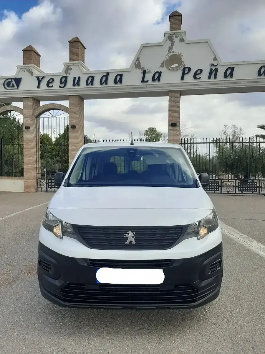Begagnad Peugeot Rifter Access 100 HK (73 kW) 2020 Vit Minibuss
