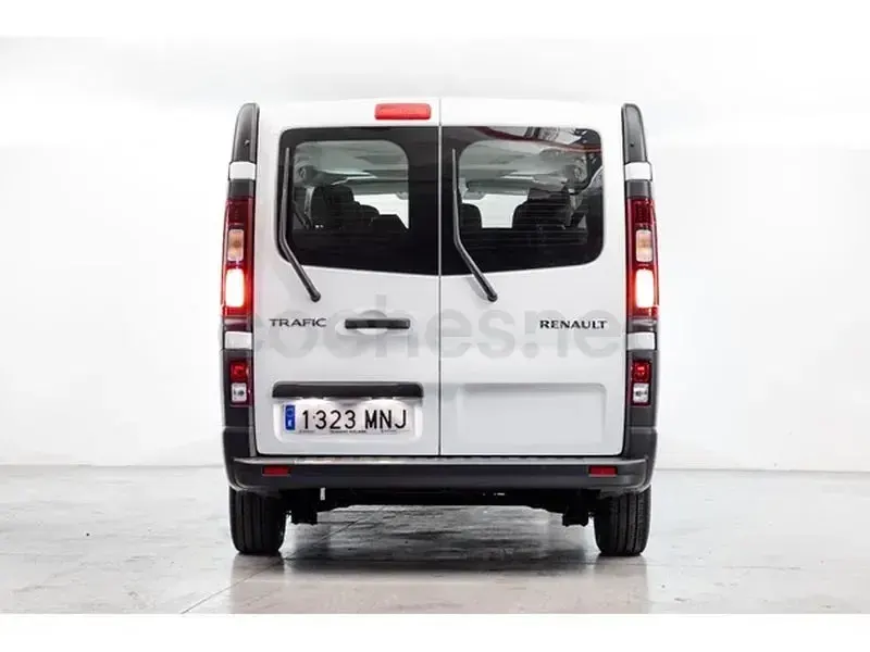 Usado Renault Trafic 110 CV (80 kW) 2024 Blanco Monovolumen