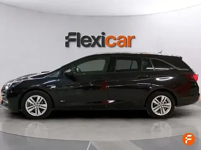 Usado Opel Astra Ultimate 145 CV (106 kW) 2021 Negro Familiar
