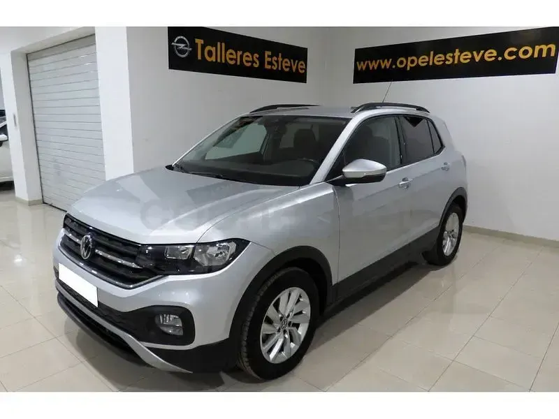 Usado VW T-Cross Advance 95 CV (69 kW) 2023 Gris / plata SUV
