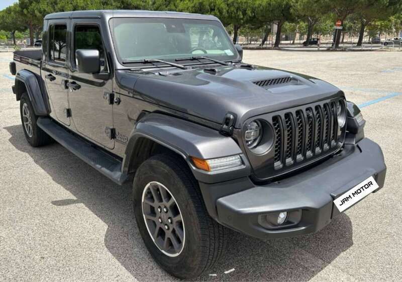Gris Usado 2023 Jeep Gladiator Overland SUV | 49.900 € - Imagen 1/4