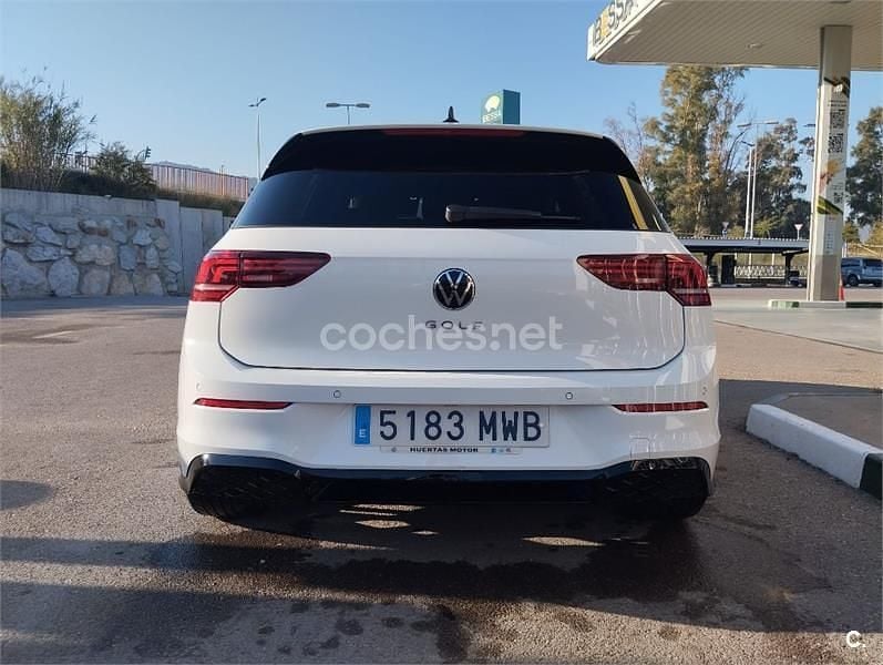Usado VW Golf VIII R-line 150 CV (110 kW) 2024 Blanco Berlina