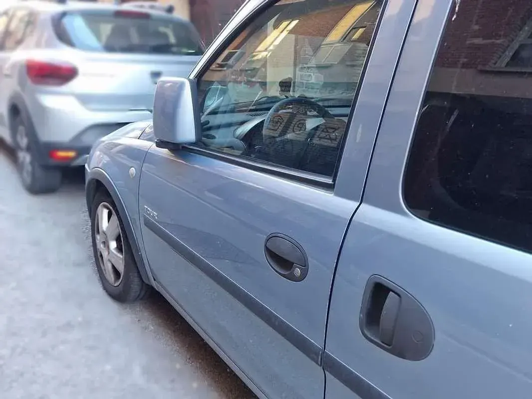Usado Opel Combo 90 CV (66 kW) 2006 Gris Monovolumen