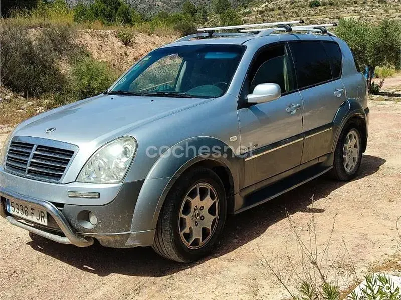 Usado SsangYong Rexton II 186 CV (136 kW) 2007 Gris / plata SUV
