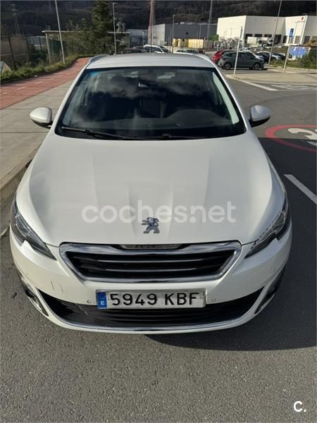 Usado 2017 Peugeot 308 Allure Familiar | 10.990 € (Caro) - Imagen 1/4