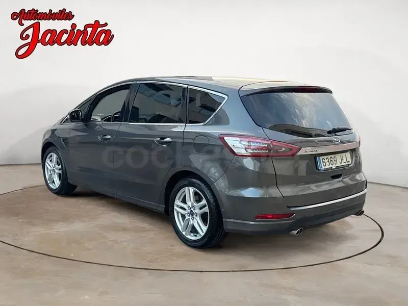 Usado Ford S-MAX Titanium 150 CV (110 kW) 2016 Gris / plata Monovolumen