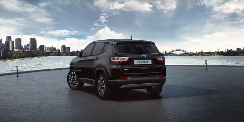 Usado Jeep Compass Altitude 190 CV (139 kW) 2024 Negro SUV