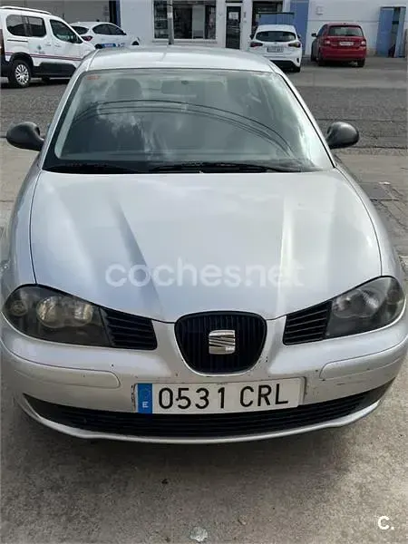 Usado Seat Ibiza Fresh 75 CV (55 kW) 2004 Gris / plata Utilitario