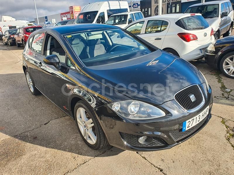 Usado Seat Leon Copa 90 CV (66 kW) 2011 Negro Berlina
