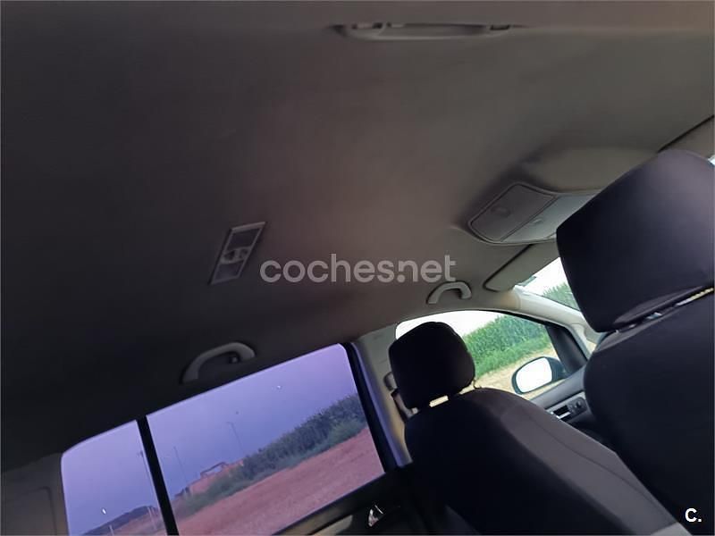 Usado VW Touran Advance 100 CV (73 kW) 2004 Gris / plata Monovolumen