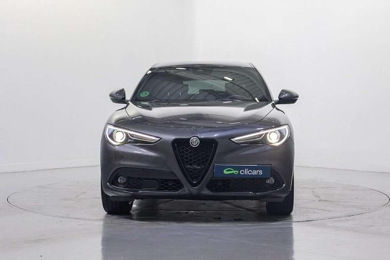 Usado Alfa Romeo Stelvio Veloce 209 CV (153 kW) 2021 Gris SUV