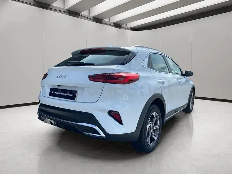 Usado Kia XCeed 100 CV (73 kW) 2025 Blanco SUV