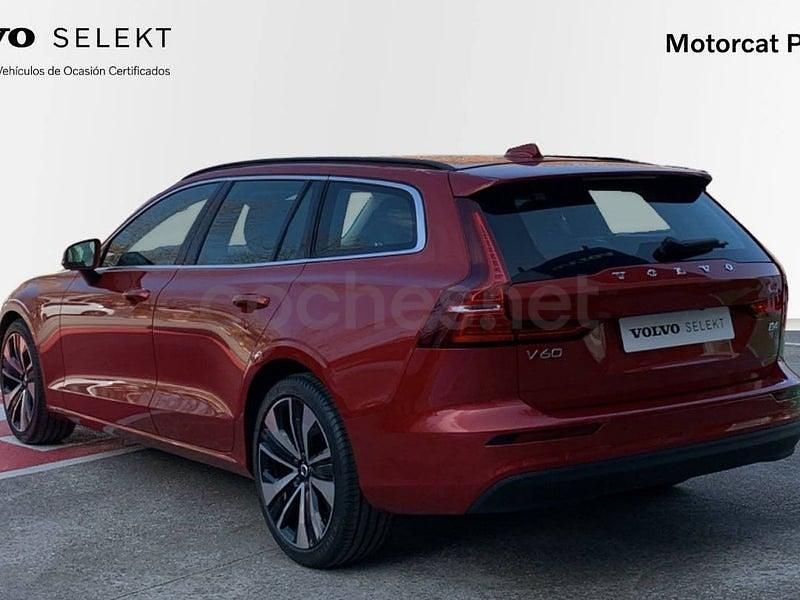 Usado Volvo V60 Core 197 CV (144 kW) 2022 Granate Familiar
