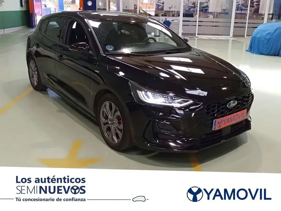 Usado Ford Focus ST-Line 125 CV (91 kW) 2023 Negro Utilitario