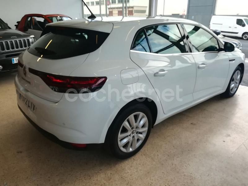 Usado Renault Mégane IV Life 115 CV (84 kW) 2021 Blanco Berlina