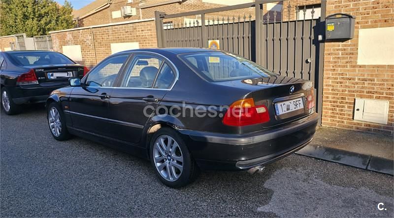 Usado BMW 330 231 CV (169 kW) 2001 Negro Berlina