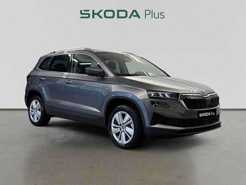 Gris Usado 2025 Skoda Karoq Selection SUV | 30.200 € (Precio justo) - Imagen 1/4