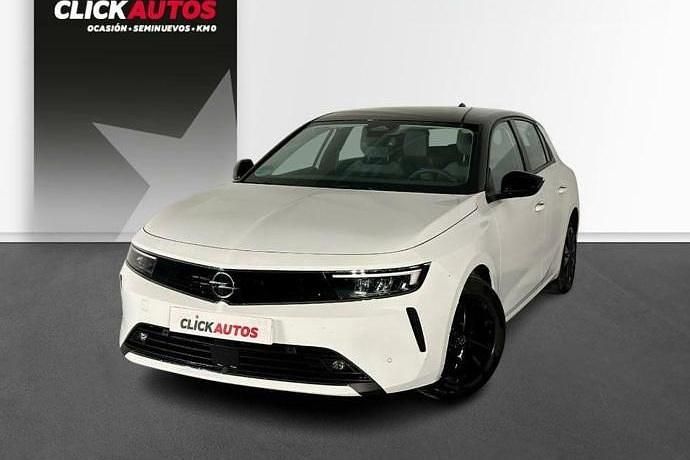 Usado Opel Astra Edition 130 CV (95 kW) 2023 Negro