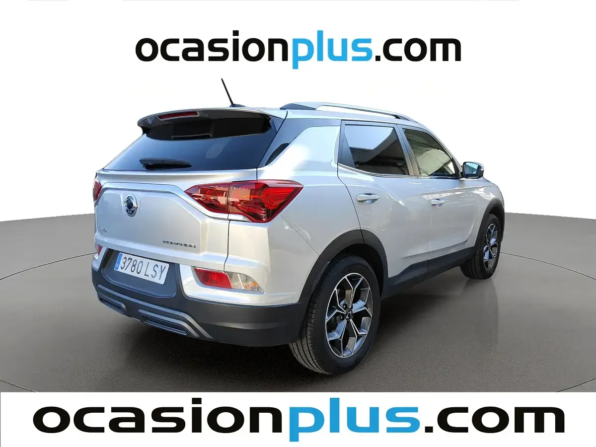 Usado SsangYong Korando 136 CV (100 kW) 2021 Plateado SUV