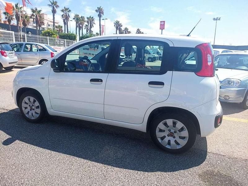 Usado Fiat Panda Pop 69 CV (50 kW) 2014 Blanco Utilitario