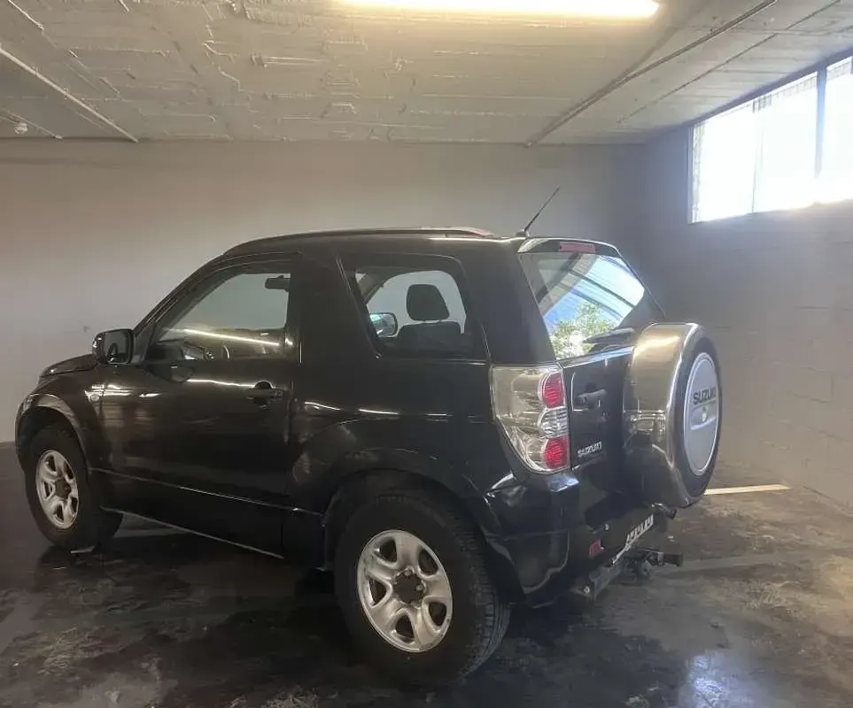 Usado Suzuki Grand Vitara 129 CV (94 kW) 2006 Negro SUV