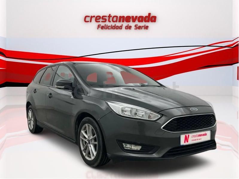Usado Ford Focus Trend 125 CV (91 kW) 2018 Gris / plata Familiar