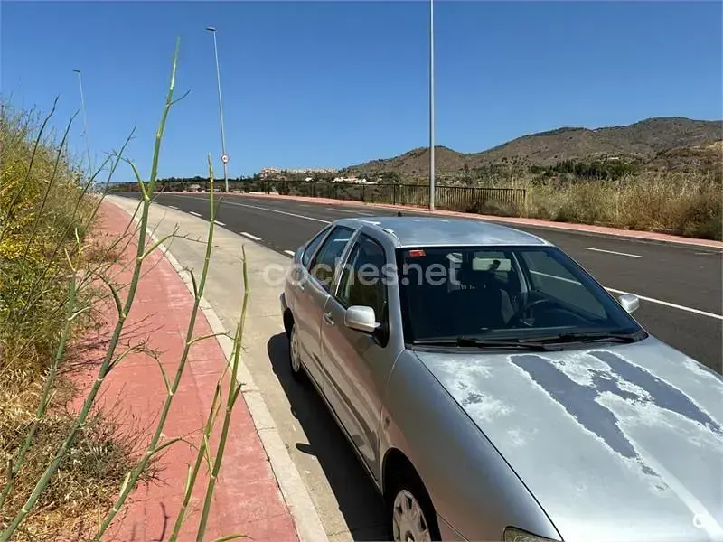 Usado Seat Cordoba Stella 68 CV (50 kW) 2000 Gris / plata Berlina