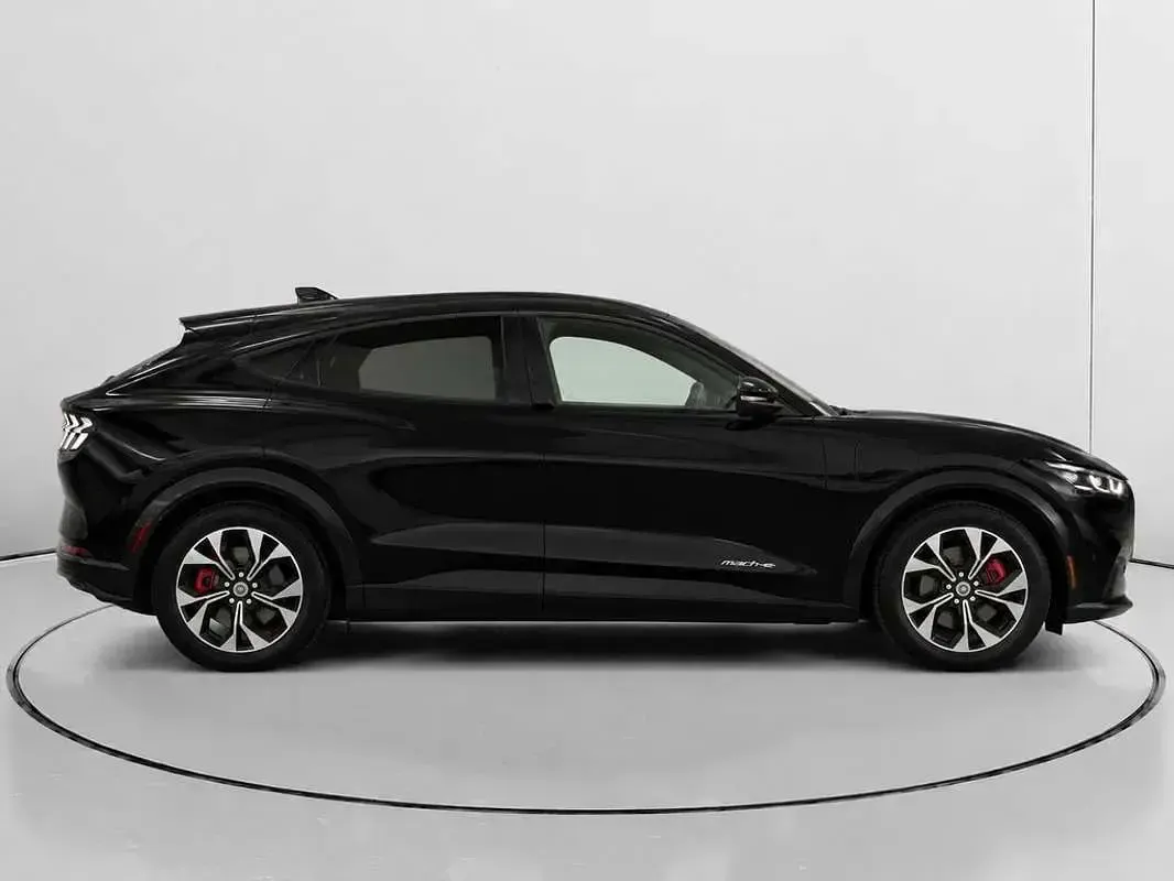 Usado Ford Mustang Mach-E 197 kW (269 CV) 2023 Negro SUV