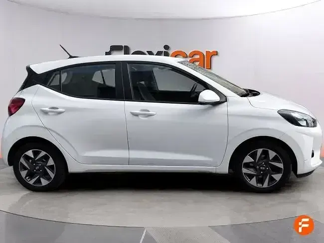 Używany Hyundai i10 67 KM (49 kW) 2023 Biały Hatchback