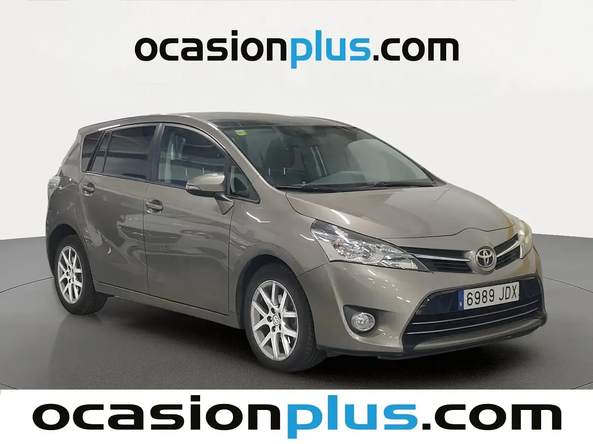 Usado Toyota Verso Advance 112 CV (82 kW) 2015 Oro Monovolumen